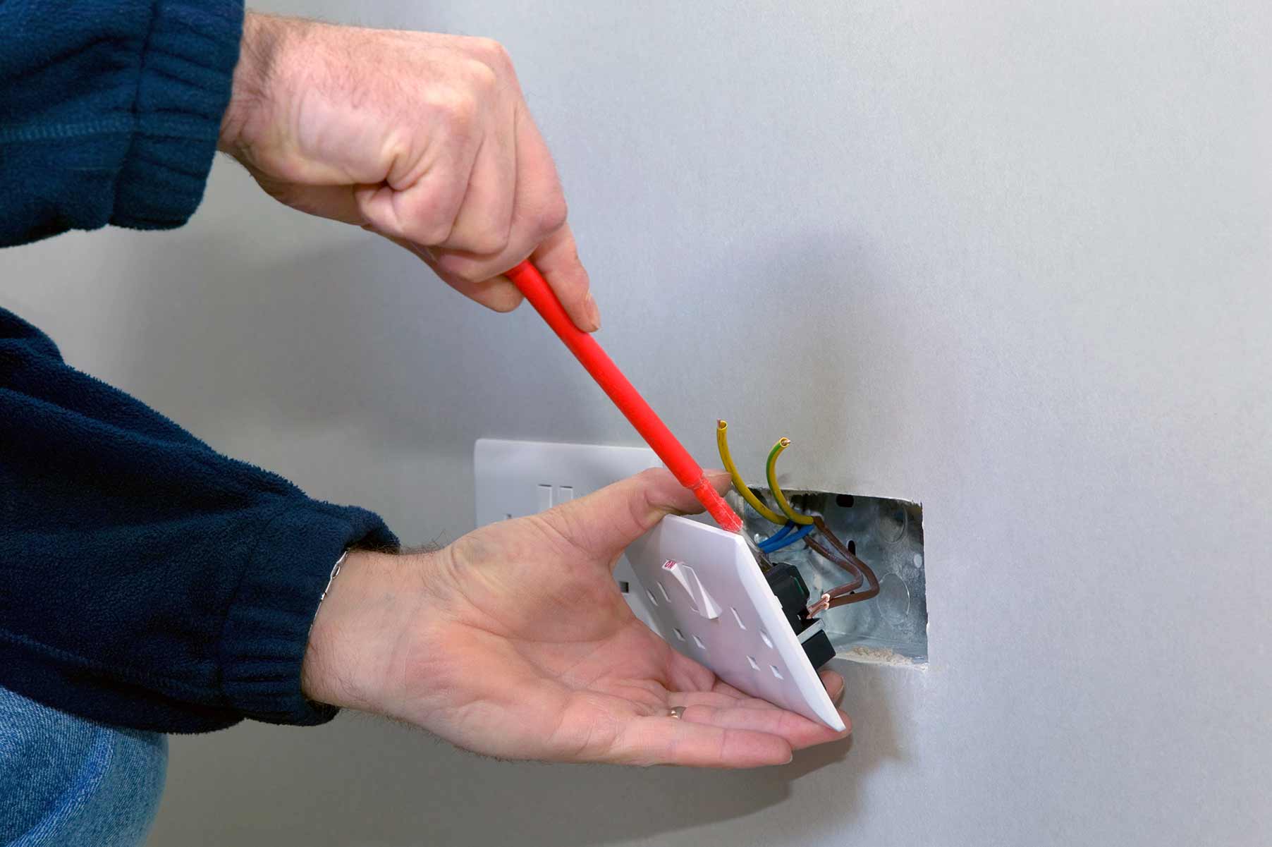 Our electricians can install plug sockets for domestic and commercial proeprties in Windsor and the local area. 